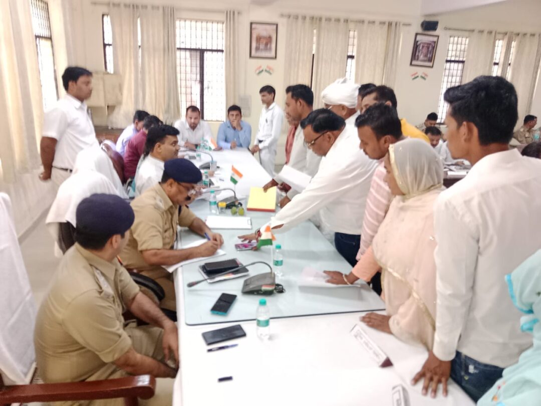 पुलिस प्रशासनिक अधिकारियों ने सुनी जनसमस्याएं, 139 में से 18 का समाधान