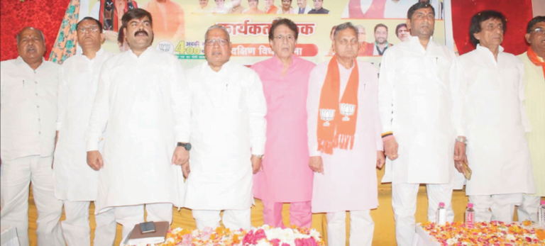 नामांकन जुलूस में ताकत दिखाकर बनाएंगे चुनावी माहौल