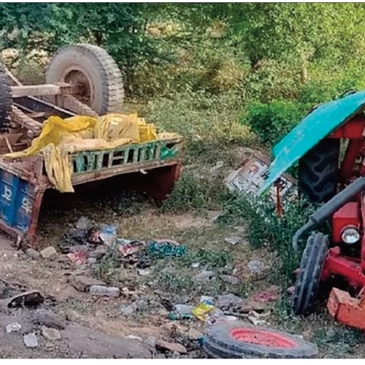 भीषण सड़क हादसा: ट्रक ने ट्रैक्टर-ट्रॉली में मारी टक्कर, चार की मौत, मची-चीख पुकार