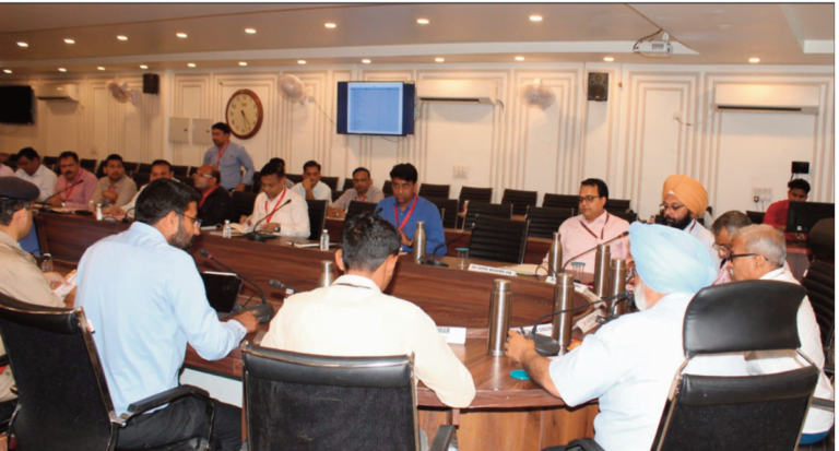 विशेष प्रेक्षकों ने की चुनावी तैयारियों को लेकर की बैठक