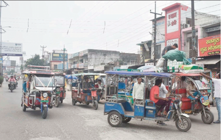 कांवड़ यात्रा को देखते हुए आज से बंद हुए ई-रिक्शा और टेम्पो
