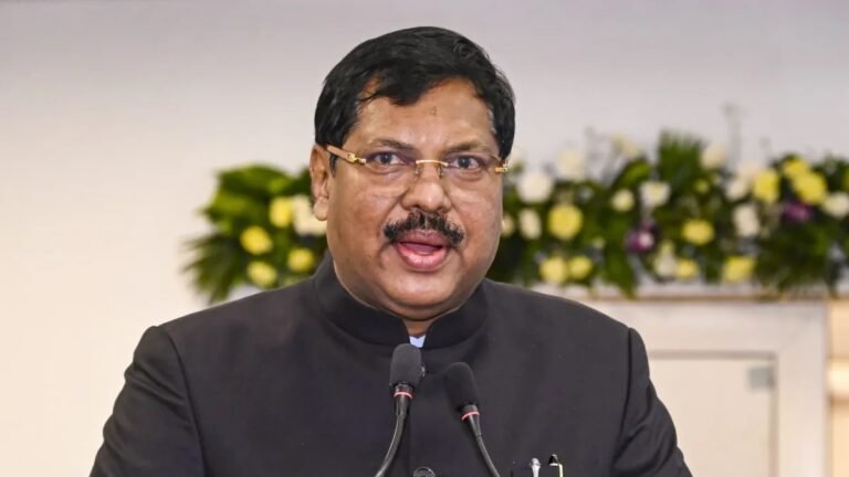 सीजेआई बोले देश में संसद से ऊपर संविधान