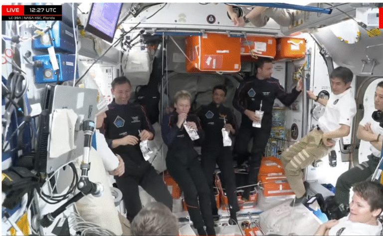 Shubhanshu Shukla Axiom-4: इंटरनेशनल स्पेस स्टेशन पहुंचा शुभांशु का यान… करीब एक घंटे बाद चारों एस्ट्रोनॉट्स की ISS में एंट्री