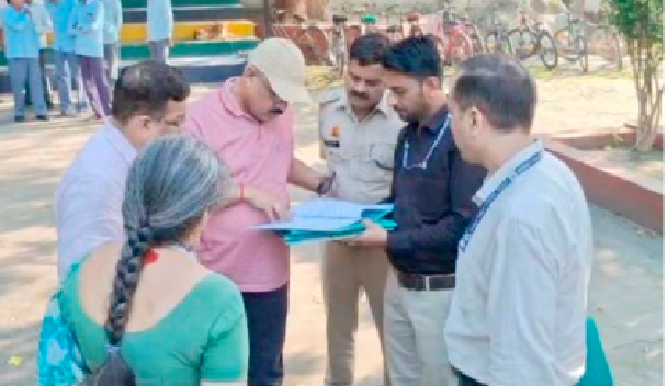 Traffic police and RTO seized 26 vehicles