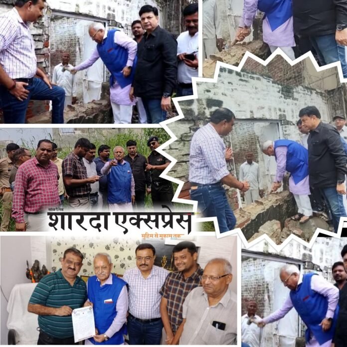 Vajpayee prepared to give Diwali gift news photo