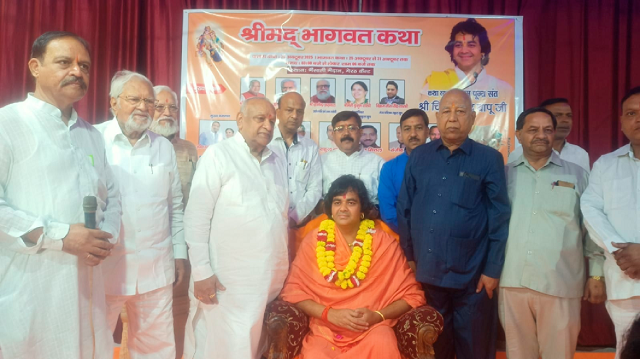 चिन्मयानंद बापू का सपा प्रमुख पर हमला