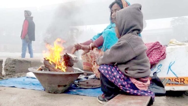 UP Weather: ठंड से कांपा उत्तर भारत, अभी और बढ़ेगी ठंड़, 20 जिलों में जारी किया अलर्ट