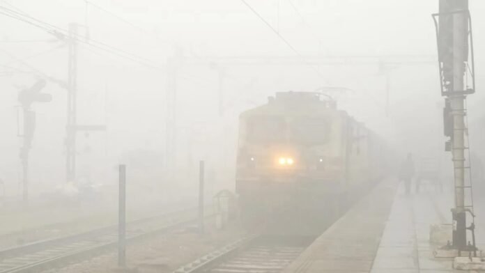 Dense fog in Delhi