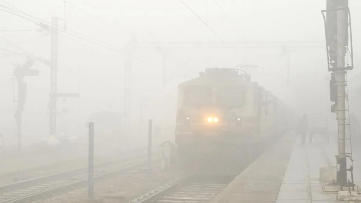 Dense fog in Delhi