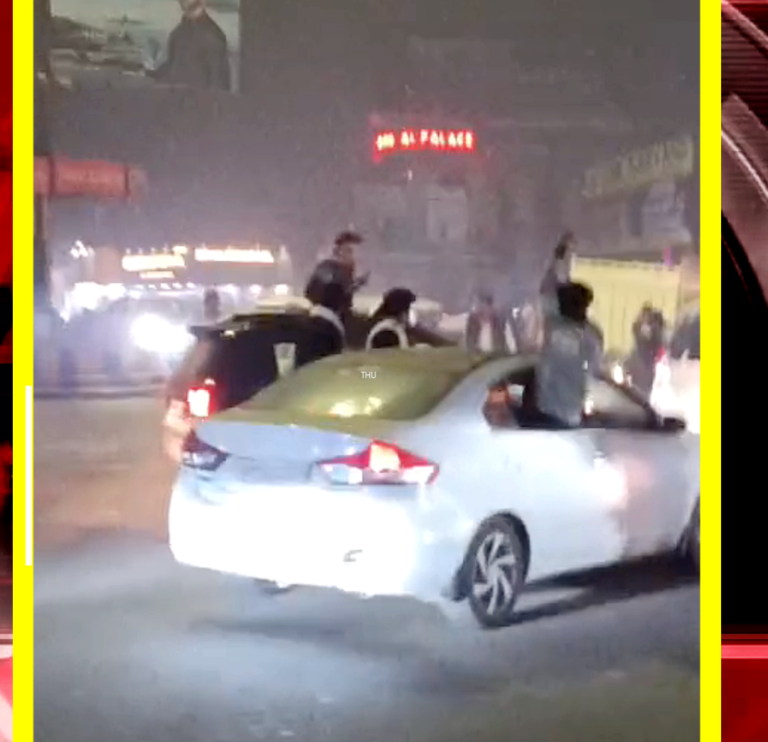 मेरठ में बेगमपुल चौराहे पर कार सवार युवकों का तांडव, वीडियो हो रहा वायरल 