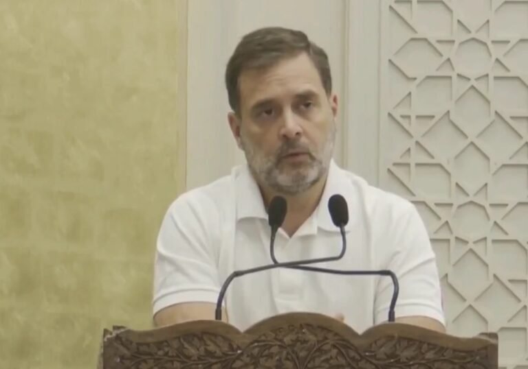 छोटे व्यापारियों को नुकसान पहुंचा रही भाजपा: राहुल गांधी