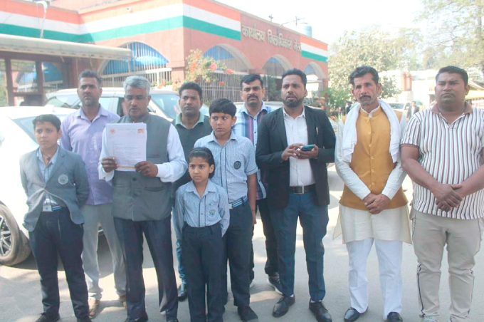 शहीद के परिवार को मिले आर्थिक सहायता