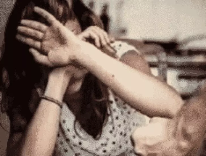 गोरखपुर में युवती के घर में घुसकर रेप की कोशिश