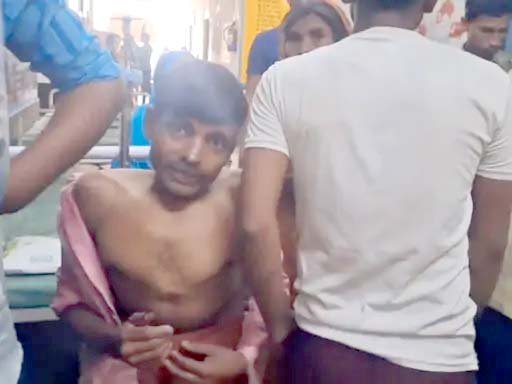 aavaara kutte ne kaat liya