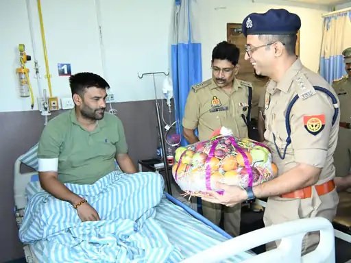Bulandshahr News: तिहरे हत्याकांड में एक आरोपी ने किया सरेंडर, तीन आरोपी अब भी फरार